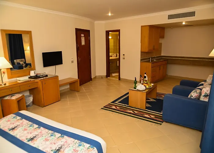 New Eagles Downtown Zahabia & Aqua Park 3* Gurdaka